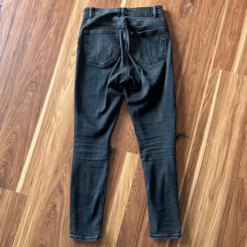 H&M black vintage high rise ripped jeans size 28 - Picture 5 of 5